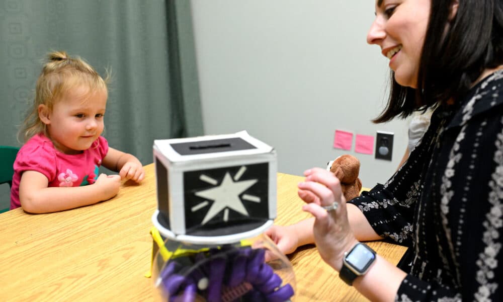 Imagen de una de los 335 niños que participaron en el experimento. Crédito: Will Kirk/Johns Hopkins University