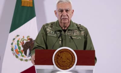 Fotografía cedida este martes por la Presidencia de México, que muestra al secretario de la Defensa Nacional, Ricardo Trevilla, durante su participación en una rueda de prensa de la presidenta de México, Claudia Sheinbaum, en el Palacio Nacional, en la Ciudad de México (México). EFE/ Presidencia de México/SOLO USO EDITORIAL/SOLO DISPONIBLE PARA ILUSTRAR LA NOTICIA QUE ACOMPAÑA (CRÉDITO OBLIGATORIO)