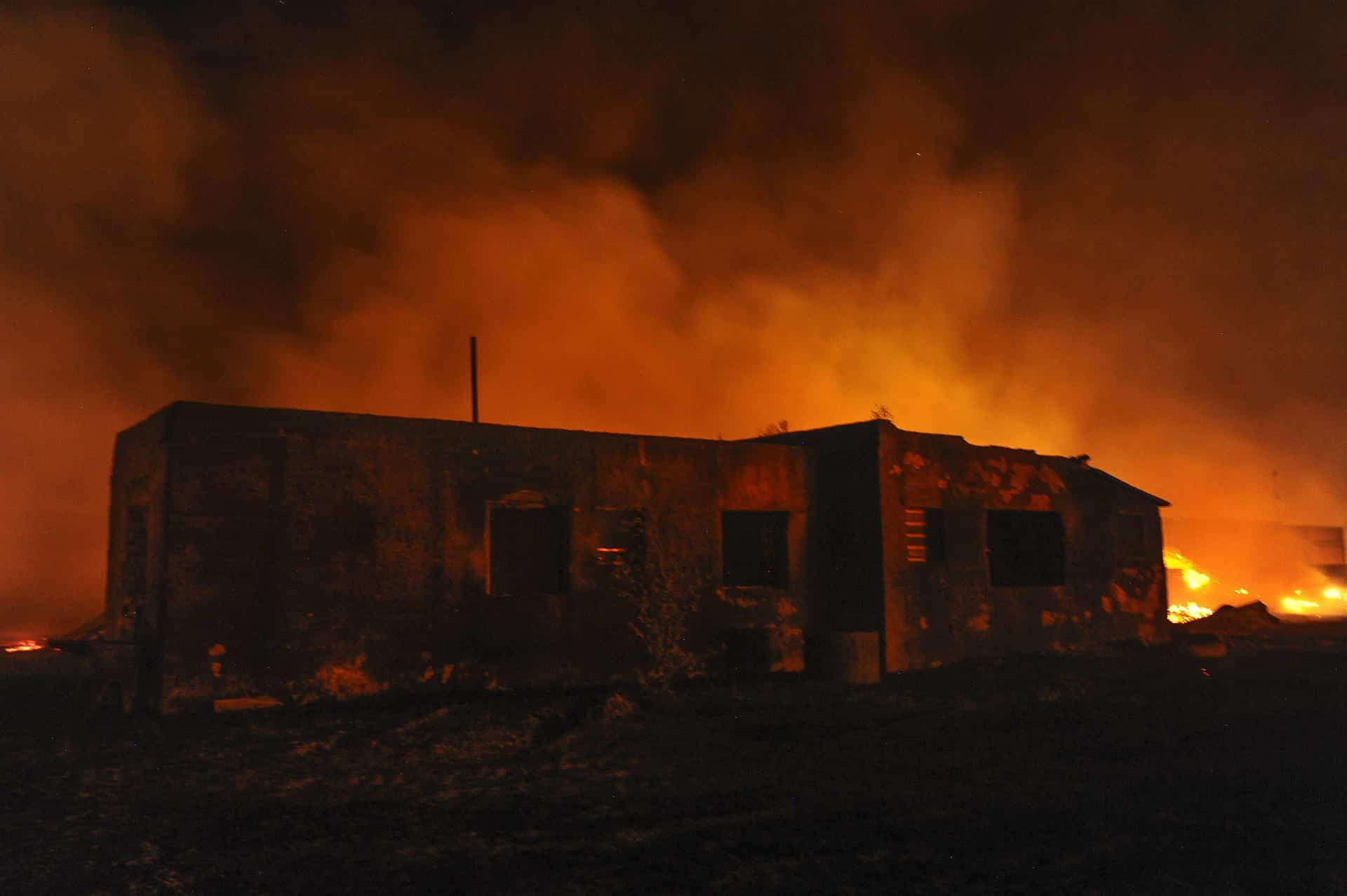 Fotografía de archivo de un incendio registrado en La Floresta (Uruguay). EFE/Federico Gutiérrez