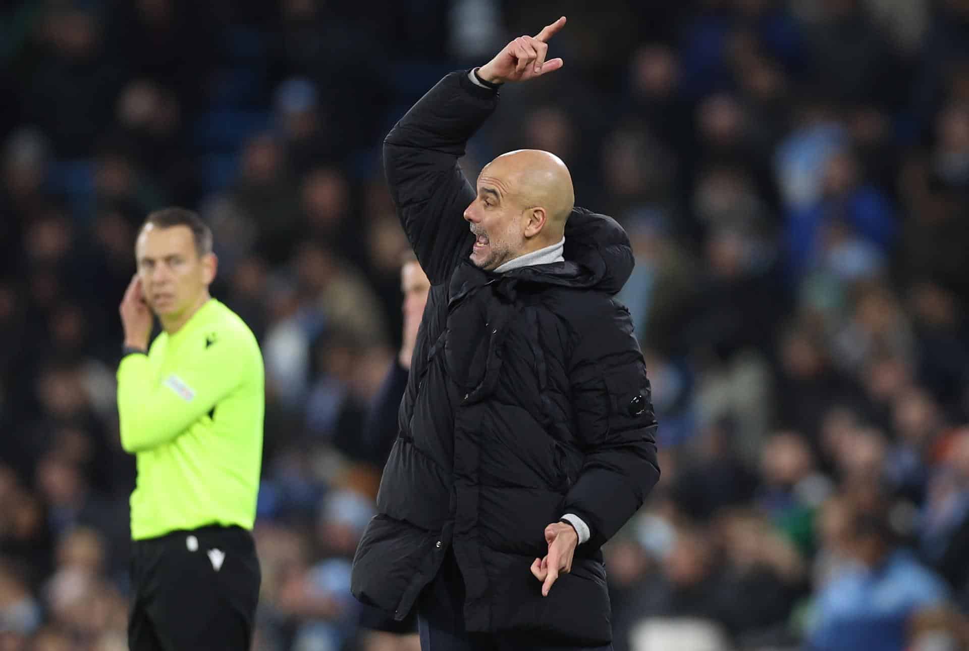 El entrenador del Manchester City, Pep Guardiola, reacciona durante el partido de la Liga de Campeones contra el Feyenoord. EFE/EPA/ADAM VAUGHAN