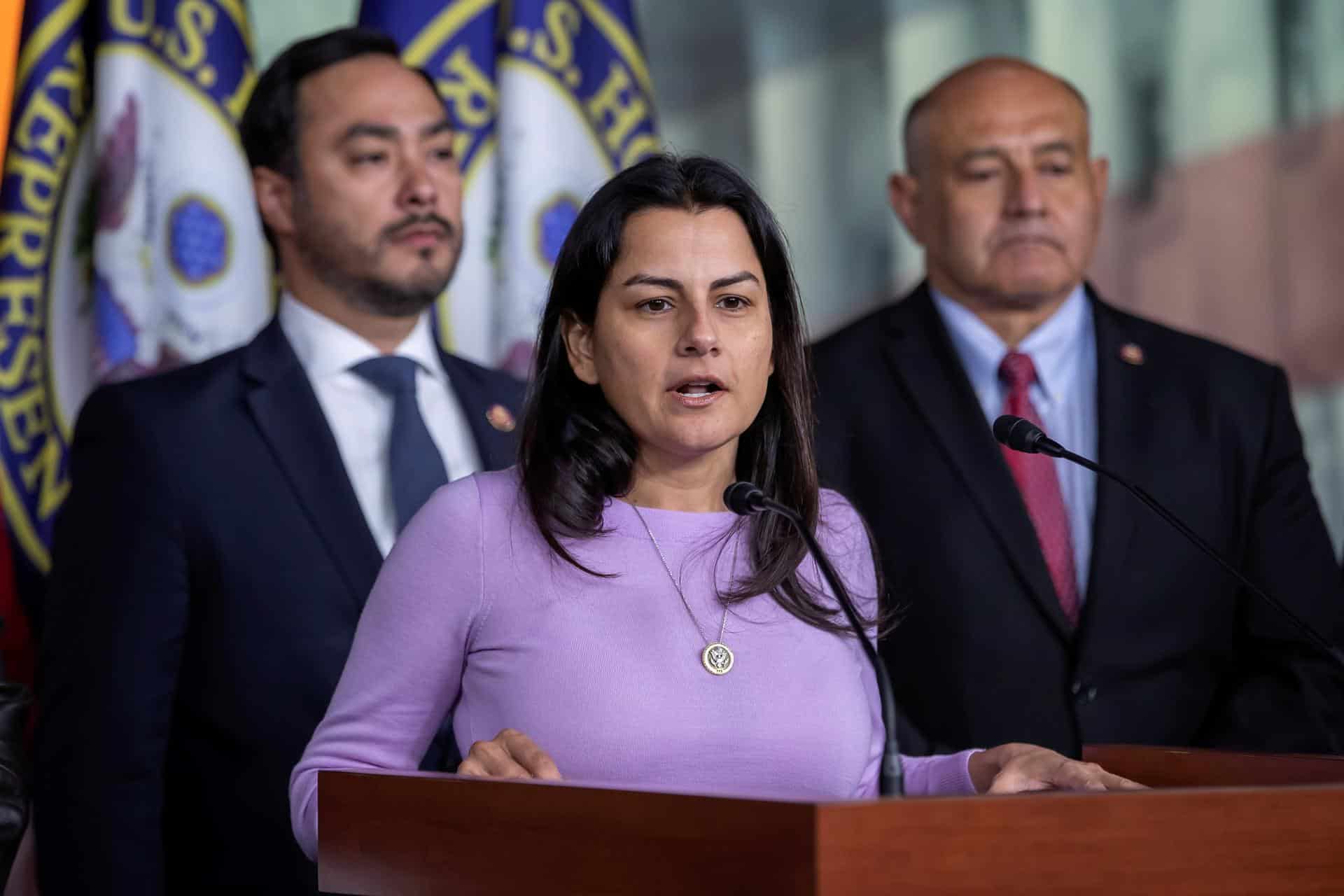 Foto de archivo de la presidenta del Caucus Hispano del Congreso (CHC, en inglés), Nanette Barragán. EFE/EPA/ERIK S. LESSER