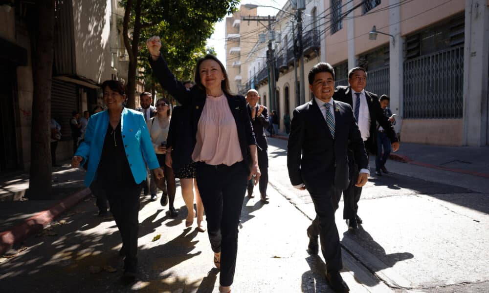 Fotografía de archivo del 19 de enero de la diputada Patricia Orantes, entonces jefa de la bancada del Movimiento Semilla, a su llegada al Congreso guatemalteco para participar en la sesión donde se elegirá a la junta directiva para el periodo 2024-2025, en Ciudad de Guatemala (Guatemala).EFE/ David Toro