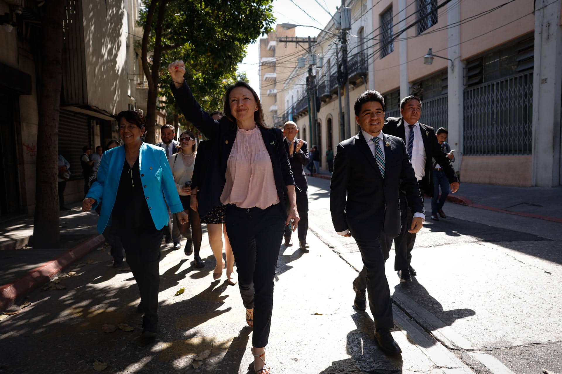 Fotografía de archivo del 19 de enero de la diputada Patricia Orantes, entonces jefa de la bancada del Movimiento Semilla, a su llegada al Congreso guatemalteco para participar en la sesión donde se elegirá a la junta directiva para el periodo 2024-2025, en Ciudad de Guatemala (Guatemala).EFE/ David Toro