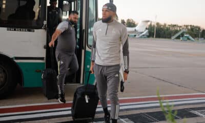 Everson de Atlético Mineiro camina a su llegada al aeropuerto internacional de Ezeiza a 35 km de Buenos Aires (Argentina). EFE/ Juan Ignacio Roncoroni