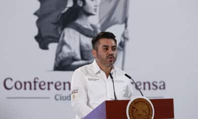 El director general de la Comisión Nacional del Agua (Conagua), Efraín Morales, participa durante la rueda de prensa de la presidenta de México, Claudia Sheinbaum, este jueves, en el Palacio Nacional de la Ciudad de México (México). EFE/ Mario Guzmán