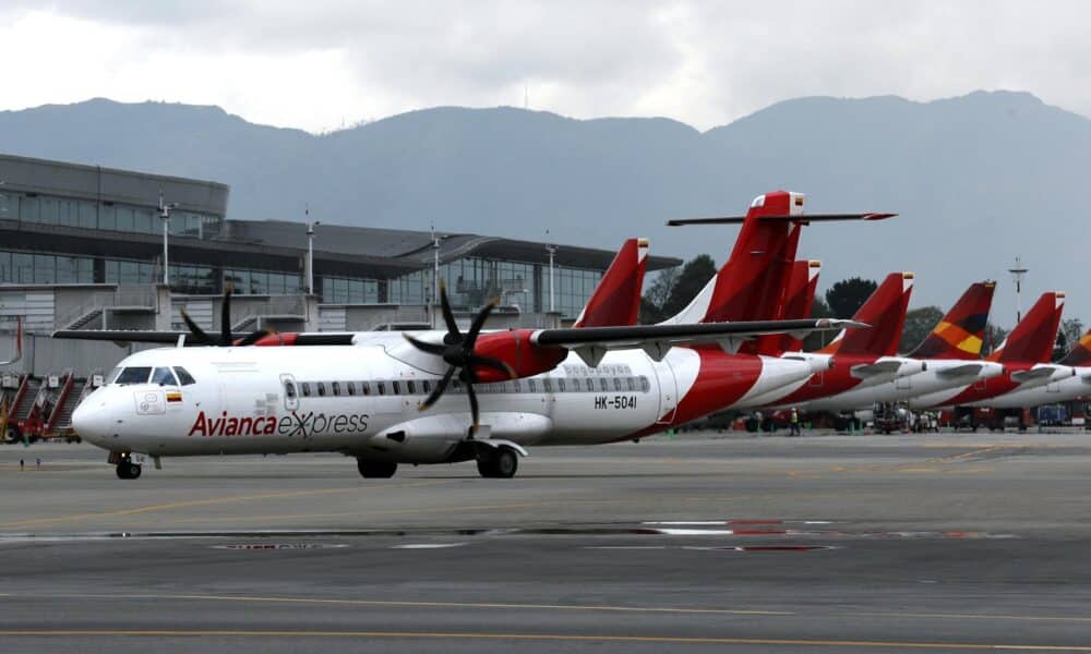 Fotografía de archivo en donde se ve un avión de la aerolínea Avianca que se prepara a despegar. EFE/ Mauricio Dueñas Castañeda