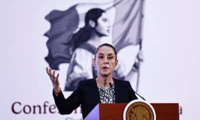 La presidenta de México Claudia Sheinbaum, habla este martes durante una rueda de prensa en Palacio Nacional de la Ciudad de México (México). EFE/Sáshenka Gutiérrez