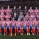 Dos tokenistas del Atlético de Madrid posan junto al resto de la plantilla en la foto oficial de la temporada 2023-24. EFE/Cedida por Chiliz