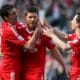 Xabi Alonso celebra un gol con el Liverpool junto a Arbeloa y Benayoun, en una foto de archivo. EFE/Lindsey Parnaby