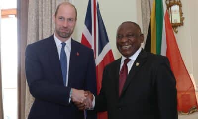 Foto proporcionada por los Servicios de Información del Gobierno del presidente sudafricano, Cyril Ramaphosa (D) y el príncipe de Gales, Guillermo (I), en Genadendal, residencia oficial del presidente en Ciudad del Cabo, Sudáfrica, el 5 de noviembre de 2024. EFE/EPA/GCIS HANDOUT HANDOUT EDITORIAL USE ONLY/NO SALES