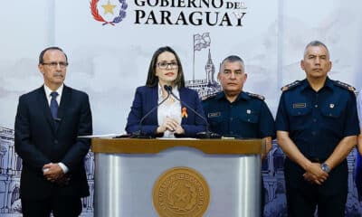 Fotografía cedida por la Presidencia de Paraguay de la vocera del Gobierno de Paraguay, Paula Carro, durante una rueda de prensa este lunes en Asunción (Paraguay). EFE/ Presidencia de Paraguay