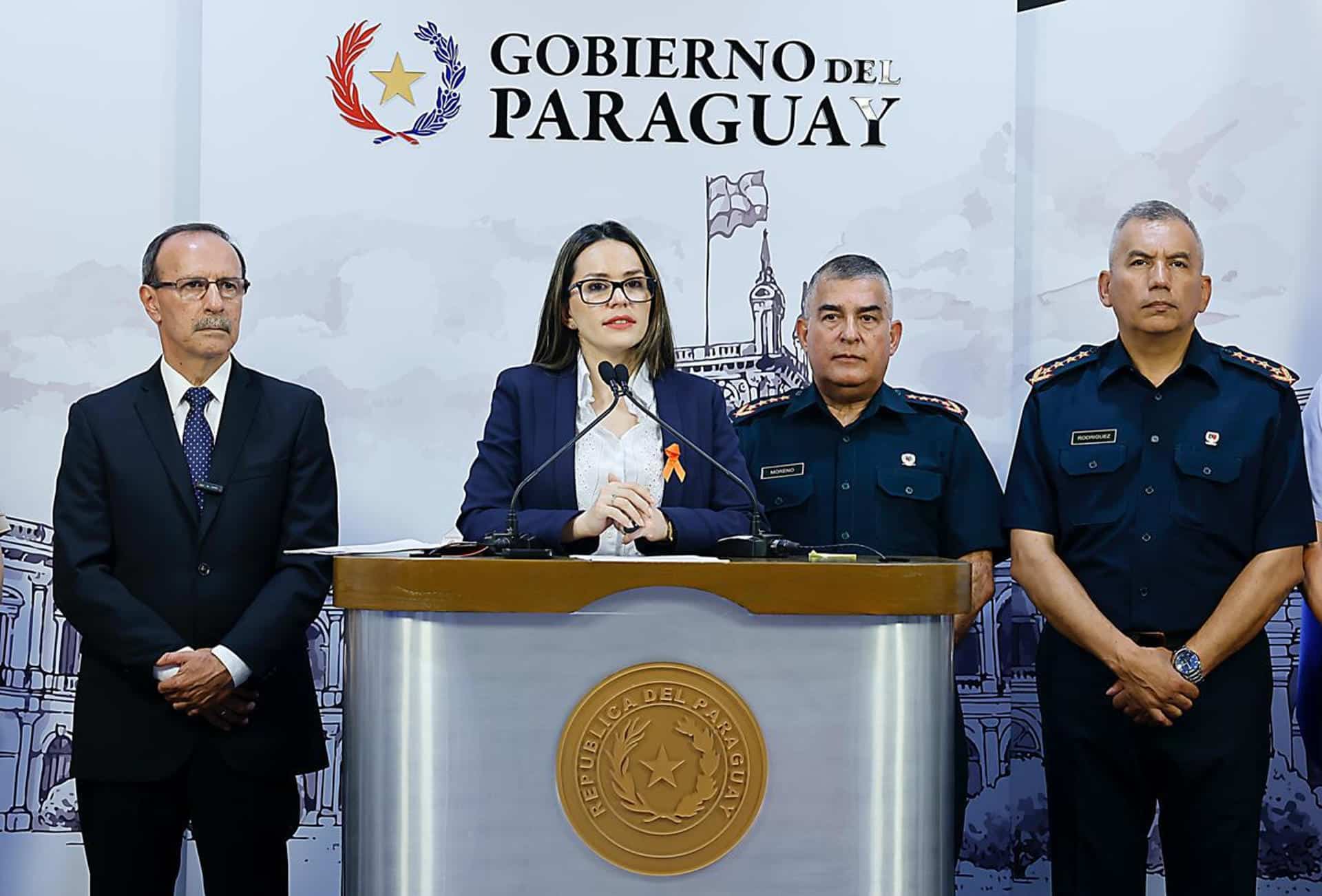 Fotografía cedida por la Presidencia de Paraguay de la vocera del Gobierno de Paraguay, Paula Carro, durante una rueda de prensa este lunes en Asunción (Paraguay). EFE/ Presidencia de Paraguay