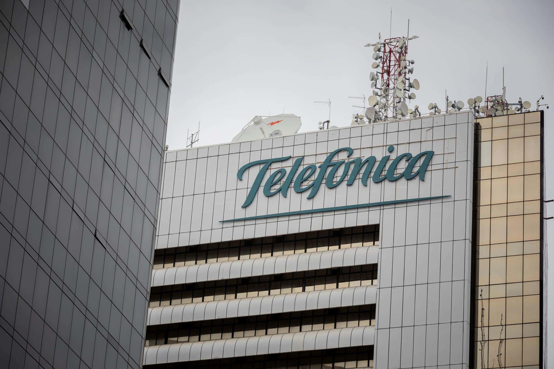 Imagen de archivo en donde se observa el edificio de Telefónica en Caracas (Venezuela). EFE/RAYNER PEÑA R