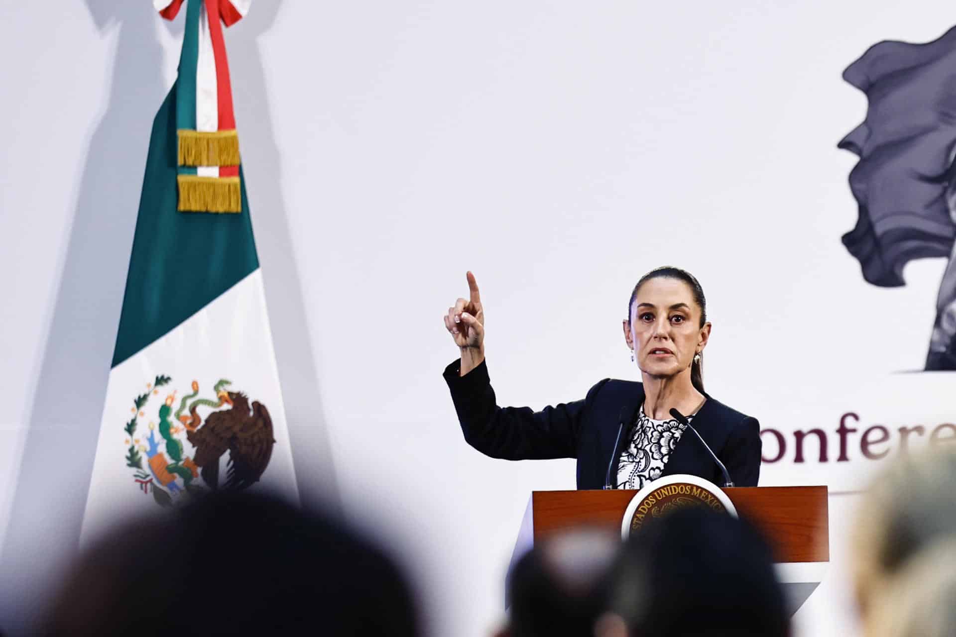 La presidenta de México Claudia Sheinbaum, habla este martes durante una rueda de prensa en Palacio Nacional de la Ciudad de México (México). EFE/ Sáshenka Gutiérrez