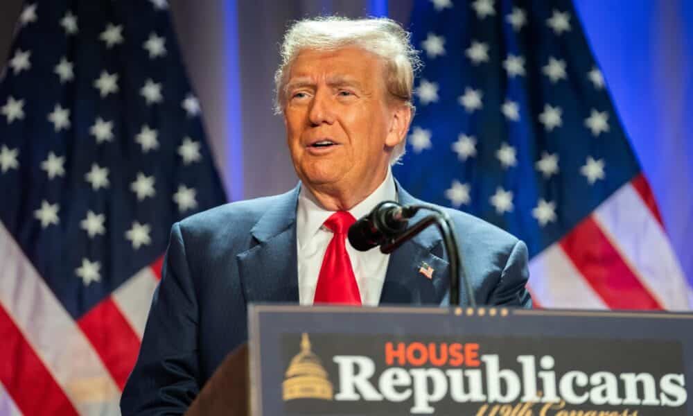 El presidente electo de Estados Unidos, Donald Trump, habla durante una reunión con los republicanos de la Cámara de Representantes en el hotel Hyatt Regency en Washington, DC, Estados Unidos, el 13 de noviembre de 2024. EFE/EPA/Allison Robbert