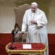 El papa Francisco asiste a una reunión con miembros de la comunidad académica de la Pontificia Universidad Gregoriana, en Roma, el 5 de noviembre de 2024. EFE/EPA/FABIO FRUSTACI