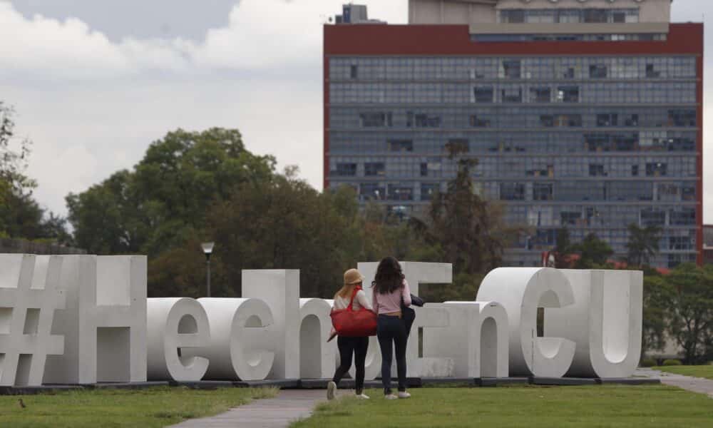 Fotografía de archivo que muestra una vista general de una explanada de la Universidad Nacional Autónoma de México (UNAM), en Ciudad de México (México). EFE/Sáshenka Gutiérrez