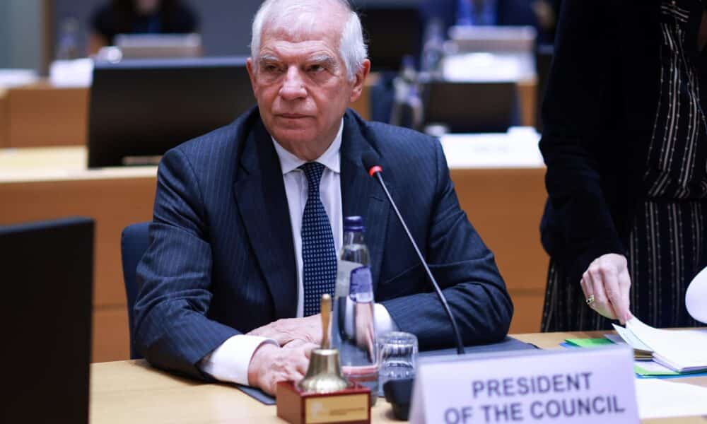 El Alto Representante de la Unión Europea para Asuntos Exteriores y Política de Seguridad, Josep Borrell, observa durante un Consejo de Asuntos Exteriores de la UE en la sede de la UE en Bruselas, Bélgica, el 18 de noviembre de 2024. Los Ministros de Asuntos Exteriores de la UE discutirán la agresión rusa contra Ucrania, la situación en Georgia a la luz de las elecciones parlamentarias y las relaciones transatlánticas en función del resultado de las elecciones presidenciales y parlamentarias de EE. UU. (Elections, Belgium, Russia, Ukraine, Brussels) EFE/EPA/OLIVIER HOSLET