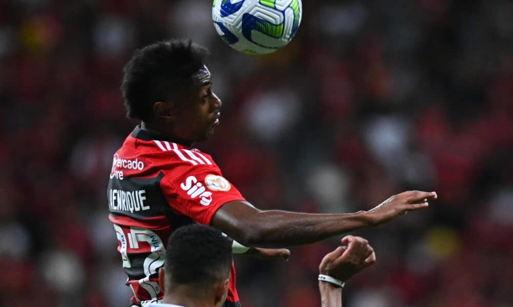 Bruno Henrique, de Flamengo, durante un partido por el Campeonato Brasileño 2023. El delantero es investigado por supuesta manipulación de apuestas deportivas en partidos de fútbol. EFE/Andre Borges