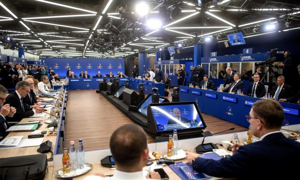 Budapest (Hungría), 08/11/2024.- Imagen de los participantes en la Cumbre informal del Consejo Europeo de la UE. EFE/EPA/ZOLTAN BALOGH HUNGARY OUT