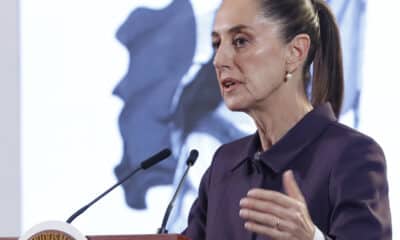 La presidenta de México, Claudia Sheinbaum, habla en su rueda de prensa este jueves, en el Palacio Nacional de la Ciudad de México (México). EFE/ Mario Guzmán