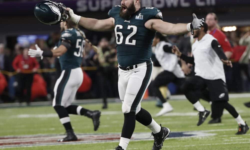 Fotografía de archivo del exjugador de fútbol americano Jason Kelce. EFE/TANNEN MAURY