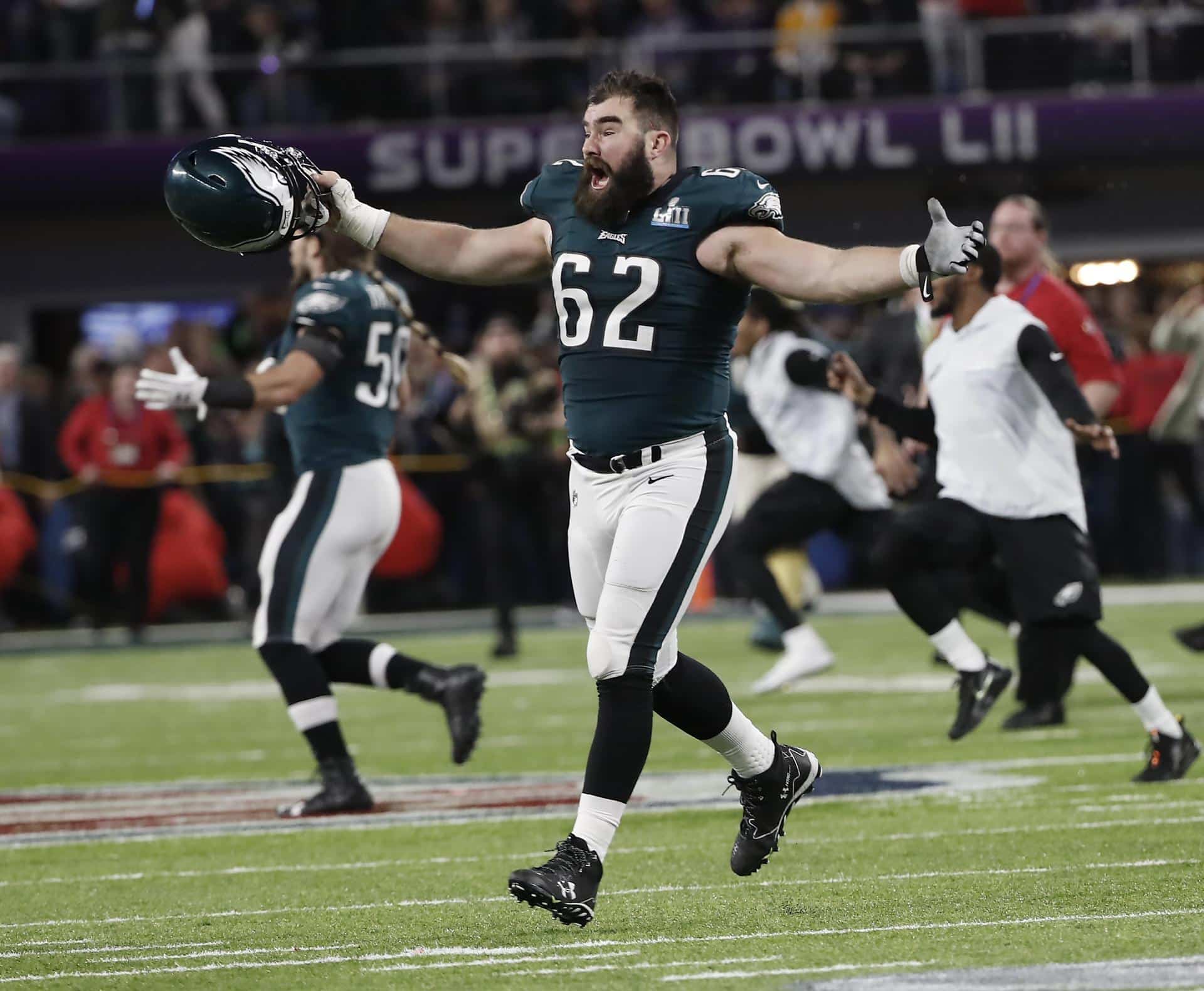 Fotografía de archivo del exjugador de fútbol americano Jason Kelce. EFE/TANNEN MAURY