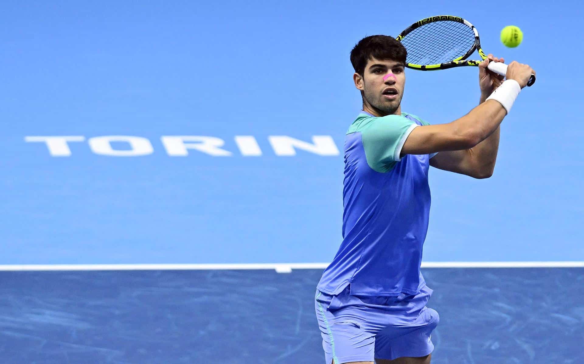 El tenista Carlos Alcaraz durante su partido de las Finales ATP ante el ruso Andrey Rublev. EFE/EPA/ALESSANDRO DI MARCO