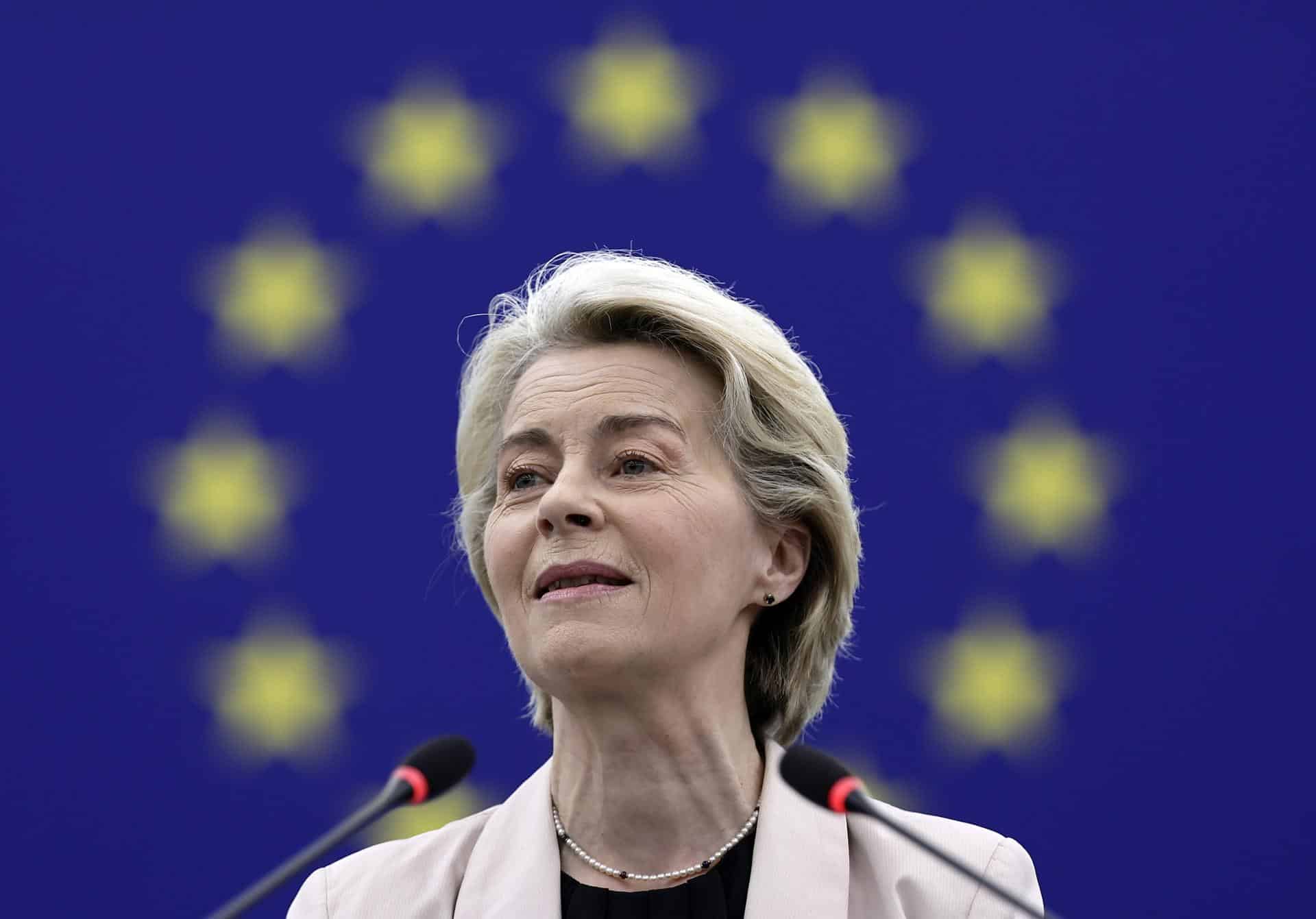 La presidenta de la Comisión Europea, Ursula von der Leyen, ante el Parlamento Europeo. EFE/EPA/RONALD WITTEK