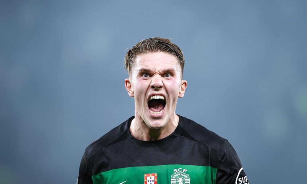 El futbolista del Sporting Vyktor Gyokeres, celebra uno de sus goles contra el Manchester City en su partido de la Liga de Campeones. EFE/EPA/RODRIGO ANTUNES