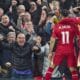 El delantero del Liverpool Mohamed Salah celebra el 2-1 durante el partido de la Premier League que han jugado Liverpool FC y Brighton & Hove Albion, en Liverpool, Reino Unido. EFE/EPA/PETER POWELL