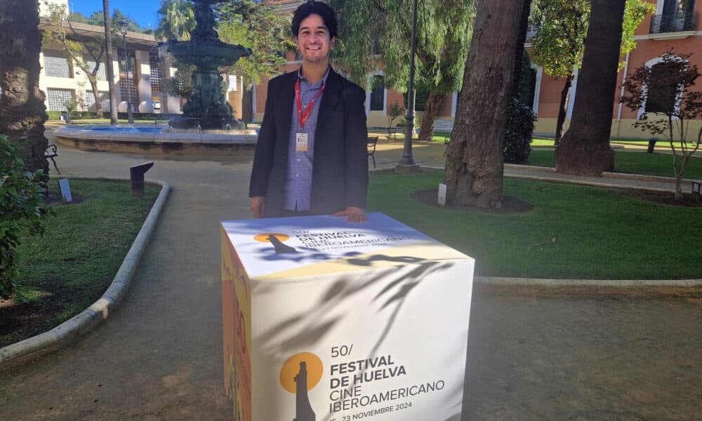 El cineasta mexicano Pierre Saint Martin durante la presentación de su película ‘No nos moverán’, en la Sección Oficial a Concurso en la 50 edición del Festival de Huelva de Cine Iberoamericano. EFE/Laura Ramírez