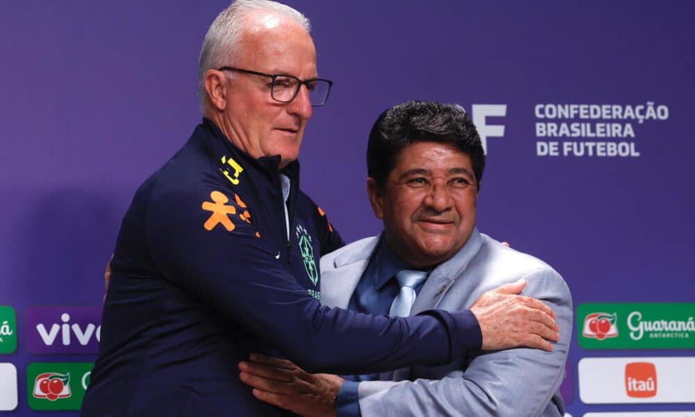 Fotografía de archivo del presidente de la Confederación Brasileña de Fútbol (CBF), Enaldo Rodrigues (i), junto al actual seleccionador de la Canarinha, Dorival Junior.EFE/ Antonio Lacerda