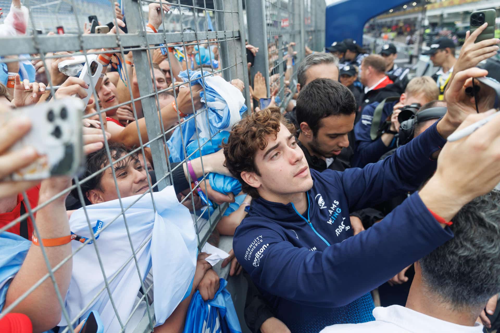 El argentino Franco Colapinto,de Williams, en el Gran Premio de Sao Paulo de la Fórmula Uno, en el circuito de Interlagos en Sao Paulo (Brasil). EFE/ Isaac Fontana