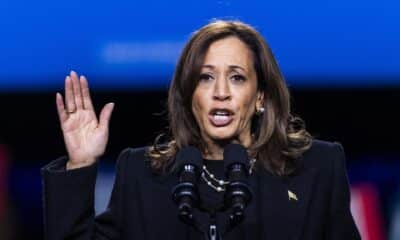 La candidata demócrata a la Casa Blanca, la vicepresidenta Kamala Harris, en un mitin este lunes en Allentown, Pensilvania, EE.UU. EFE/EPA/JIM LO SCALZO