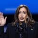 La candidata demócrata a la Casa Blanca, la vicepresidenta Kamala Harris, en un mitin este lunes en Allentown, Pensilvania, EE.UU. EFE/EPA/JIM LO SCALZO