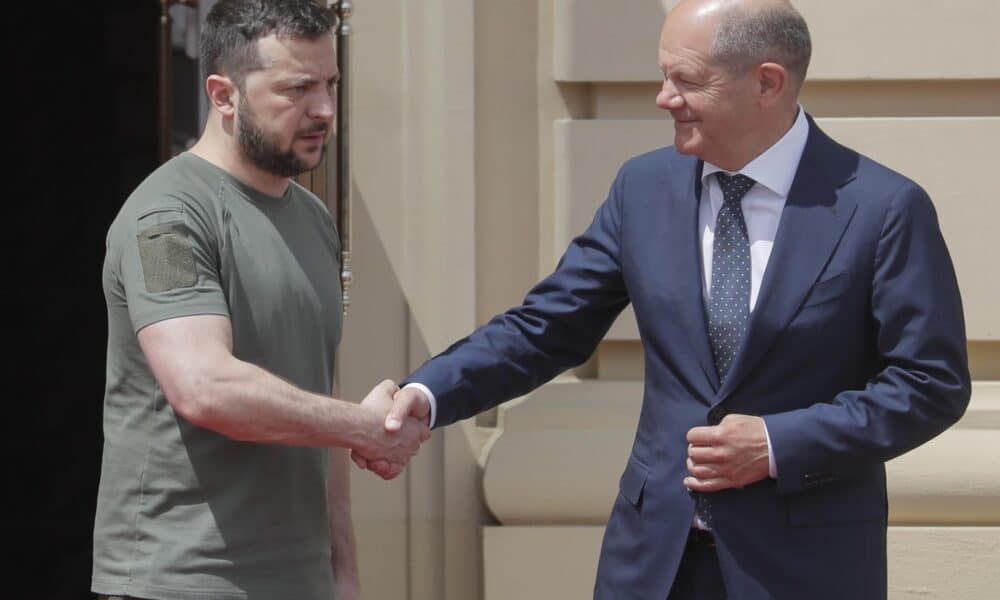 Foto archivo. Zelenski - Scholz EFE/EPA/SERGEY DOLZHENKO