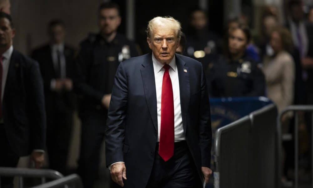 Fotografía de archivo del 28 de mayo de 2024 del expresidente de los Estados Unidos, Donald Trump, a su llegada a una corte en Nueva York (EE.UU.) EFE/EPA/JUSTIN LANE / POOL