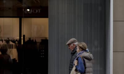 Fotografía de una tienda de Massimo Dutti. EFE/Cabalar