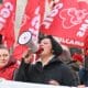 Los sindicatos de trabajadores marchan durante una huelga nacional contra las políticas del gobierno, en Turín, Italia, 29 de noviembre de 2024. La Confederación General Italiana del Trabajo (CGIL) y la Unión Italiana del Trabajo (UIL) convocaron una huelga nacional en contra de la propuesta presupuestaria del gobierno, un aumento en salarios y pensiones, la financiación de la salud, la educación y los servicios públicos, y la inversión en políticas industriales. (Protestas, Italia) EFE/EPA/ALESSANDRO DI MARCO