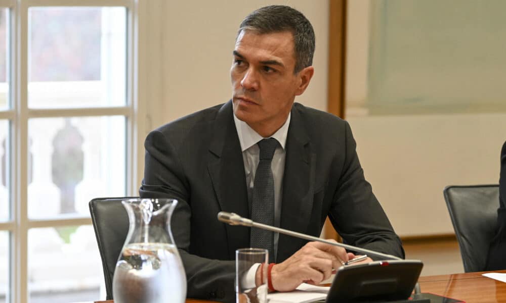 El presidente del Gobierno, Pedro Sánchez, preside el Comité de crisis para el seguimiento de los efectos de la dana, este sábado en la Moncloa. EFE/Pool Moncloa/ Borja Puig De La Bellacasa - SOLO USO EDITORIAL/SOLO DISPONIBLE PARA ILUSTRAR LA NOTICIA QUE ACOMPAÑA (CRÉDITO OBLIGATORIO) -