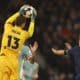 Jan Oblak atrapa un balón durante el partido. EFE/EPA/MOHAMMED BADRA