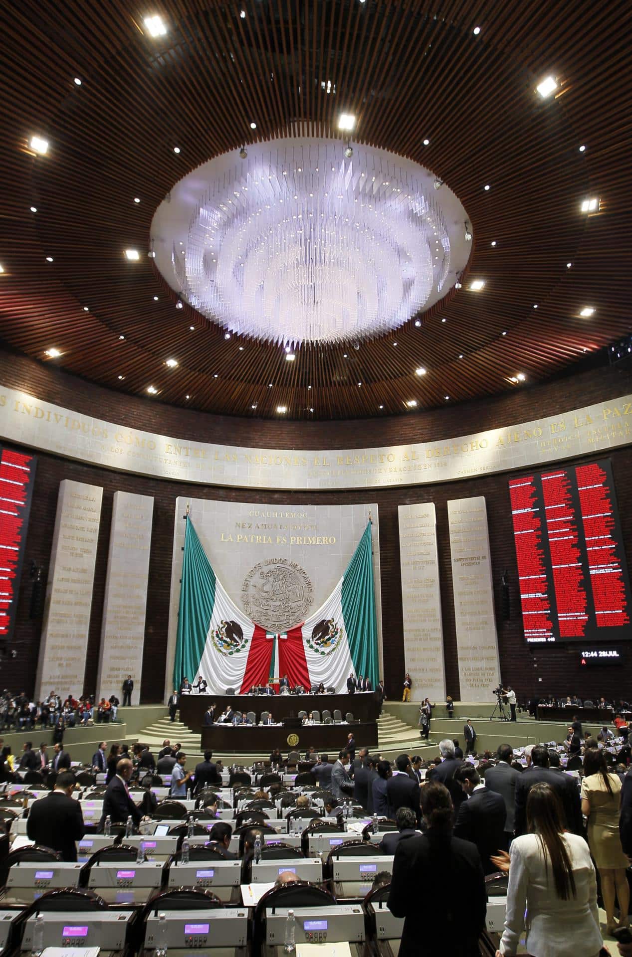 Vista General de la Cámara de Diputados de México, durante una sesión extraordinaria en Ciudad de México (México). Imagen de archivo. EFE/José Méndez