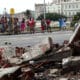 Fotografía del 7 de noviembre de 2024 que muestra escombros en una calle de La Habana (Cuba) tras el paso del huracán Rafael. EFE/ Felipe Borrego