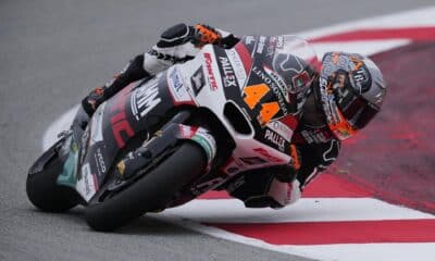 El piloto español de Moto2, Aron Canet del equipo Fantic Racing, durante la primera sesión de entrenamientos libres para el Gran Premio de Barcelona Solidaridad de Moto2 disputada en el circuito Barcelona-Cataluña de Montmeló . EFE/ Alejandro García