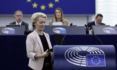 El Parlamento Europeo durante la aprobación este miércoles de la Comisión Europea de Ursula von der Leyen. EFE/EPA/RONALD WITTEK