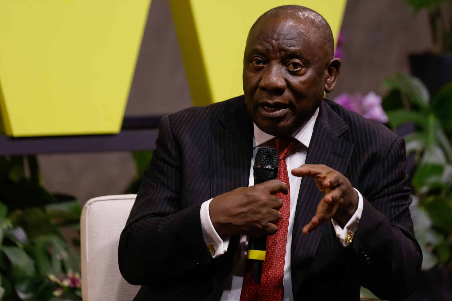 El presidente de Sudáfrica, Cyril Ramaphosa, participan en la cumbre Global Citizen Now este domingo, en la Fundación Getulio Vargas en Río de Janeiro (Brasil). EFE/ André Coelho