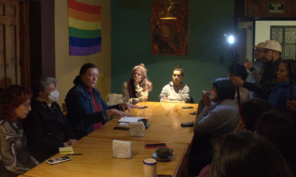 Integrantes de la Asamblea Disidente LGBTQI+, participan en una conferencia de prensa este jueves, en San Cristóbal de Las Casas (México). EFE/ Carlos López