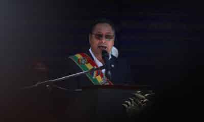 Fotografía de archivo del presidente de Bolivia, Luis Arce, durante la presentación de un informe de gestión en La Paz (Bolivia). EFE/ Luis Gandarillas