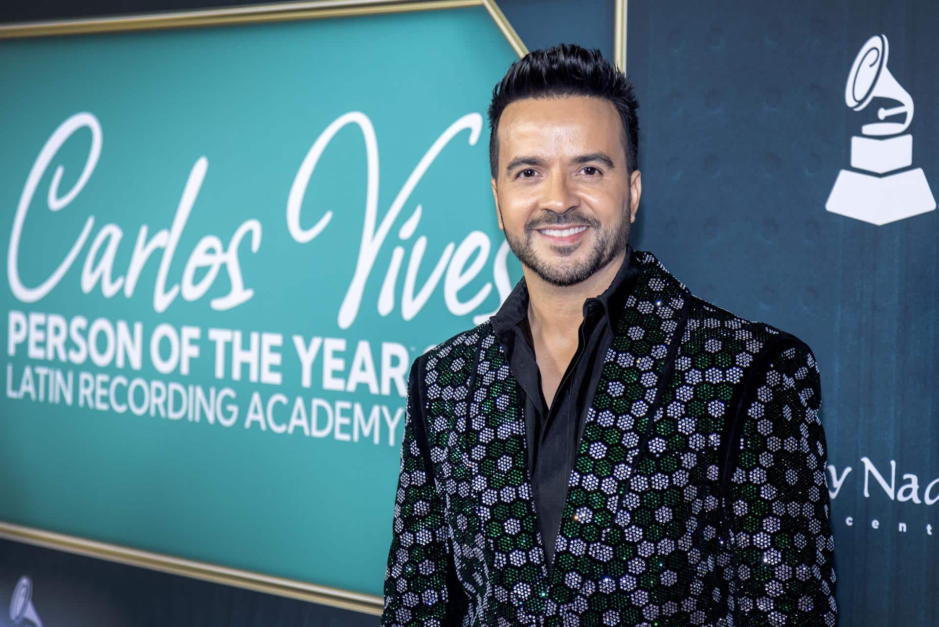 Fotografía de archivo del músico Luis Fonsi en la alfombra roja del evento Persona del Año de los Latin Grammy en el Centro de Convenciones de Miami Beach en Miami Beach, Florida, EE. UU., 13 de noviembre de 2024. EFE/EPA/Cristóbal Herrera-Ulashkevich